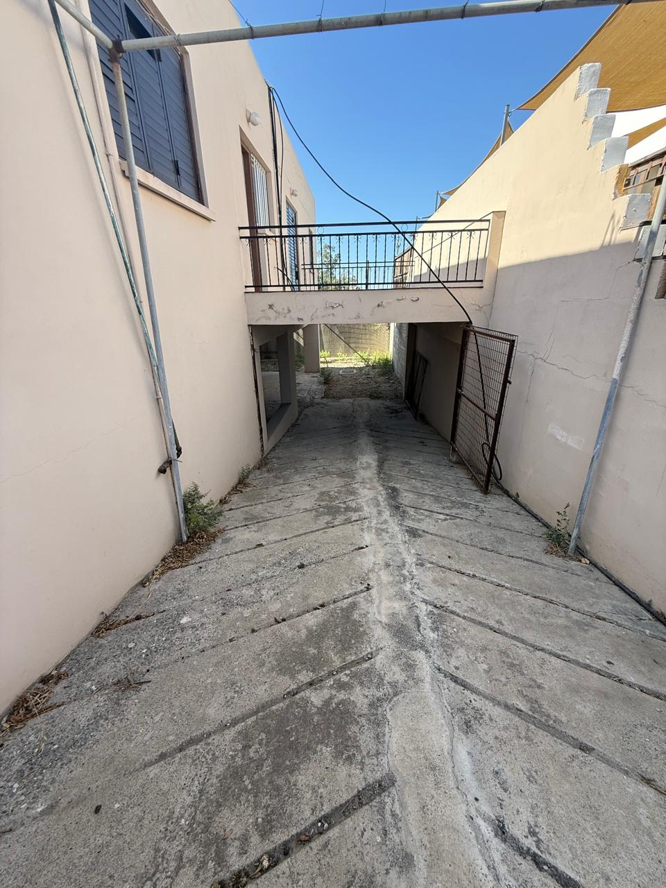 THREE BEDROOM HOUSE IN DROSIA