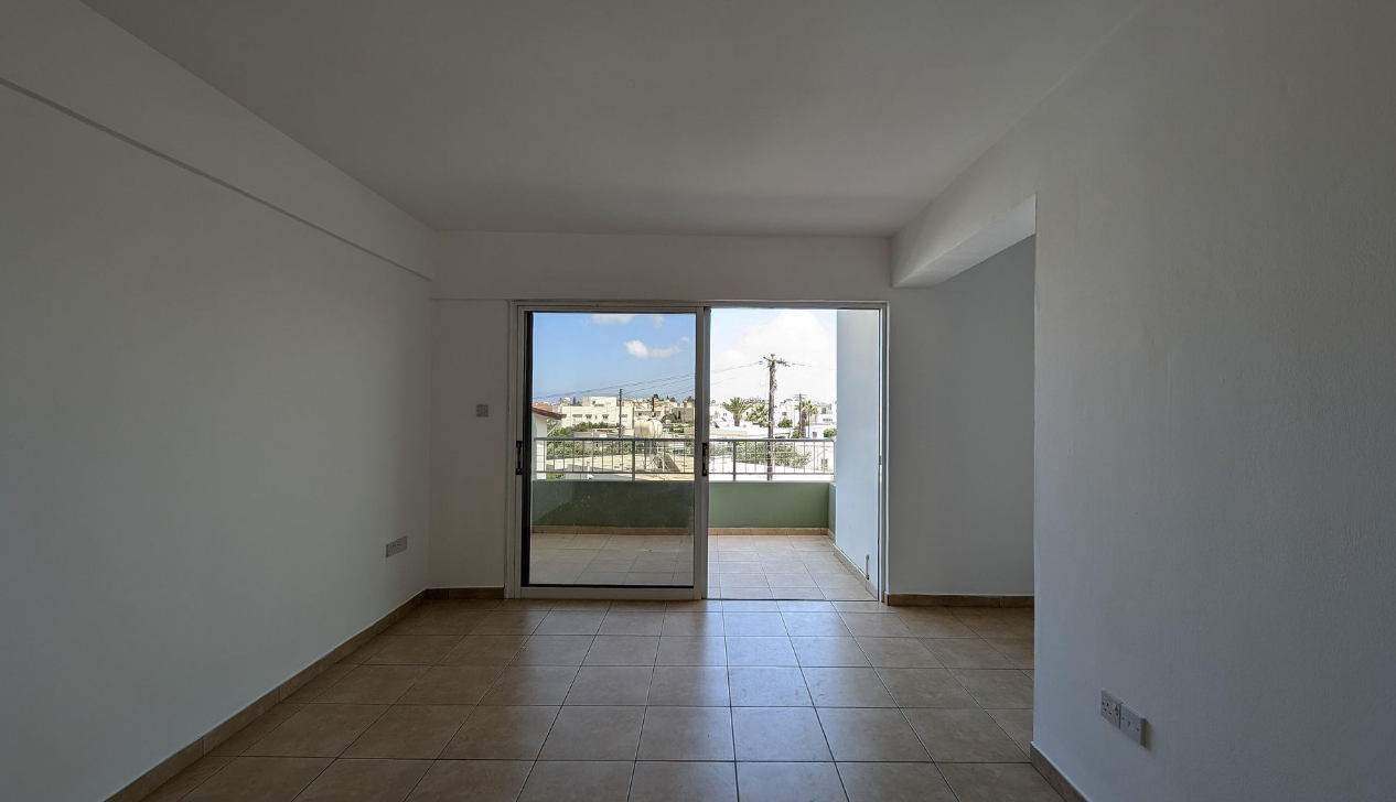 TWO(2) BEDROOM APARTMENT IN DERYNEIA 