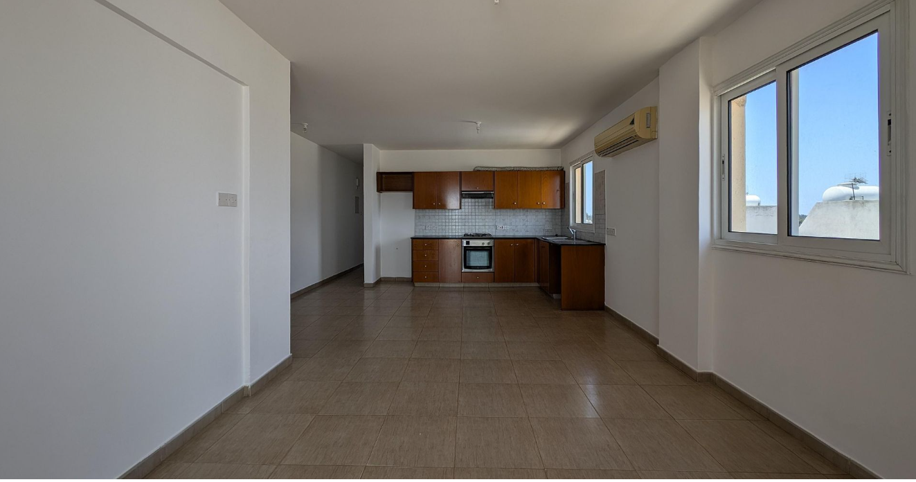 THREE(3) BEDROOM APARTMENT IN DERYNEIA