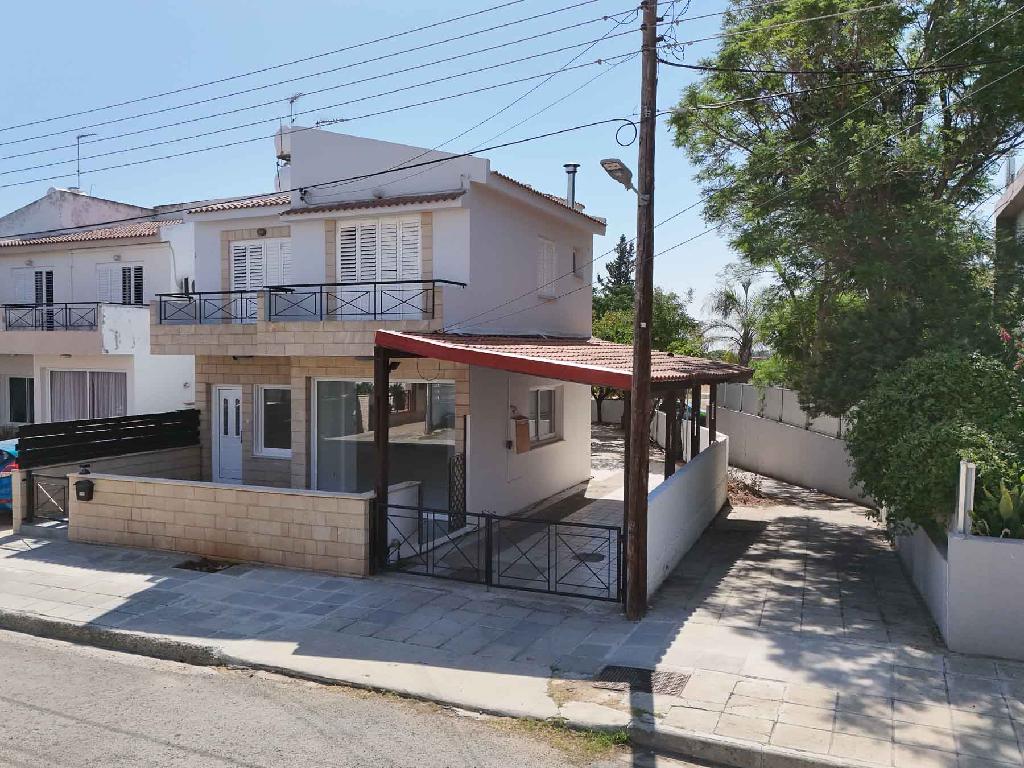 FOUR BEDROOM DETACHED HOUSE FOR SALE IN NICOSIA-STROVOLOS