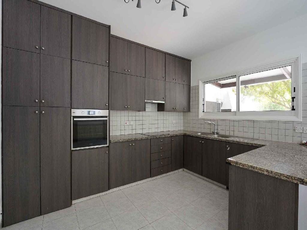 FOUR BEDROOM DETACHED HOUSE FOR SALE IN NICOSIA-STROVOLOS