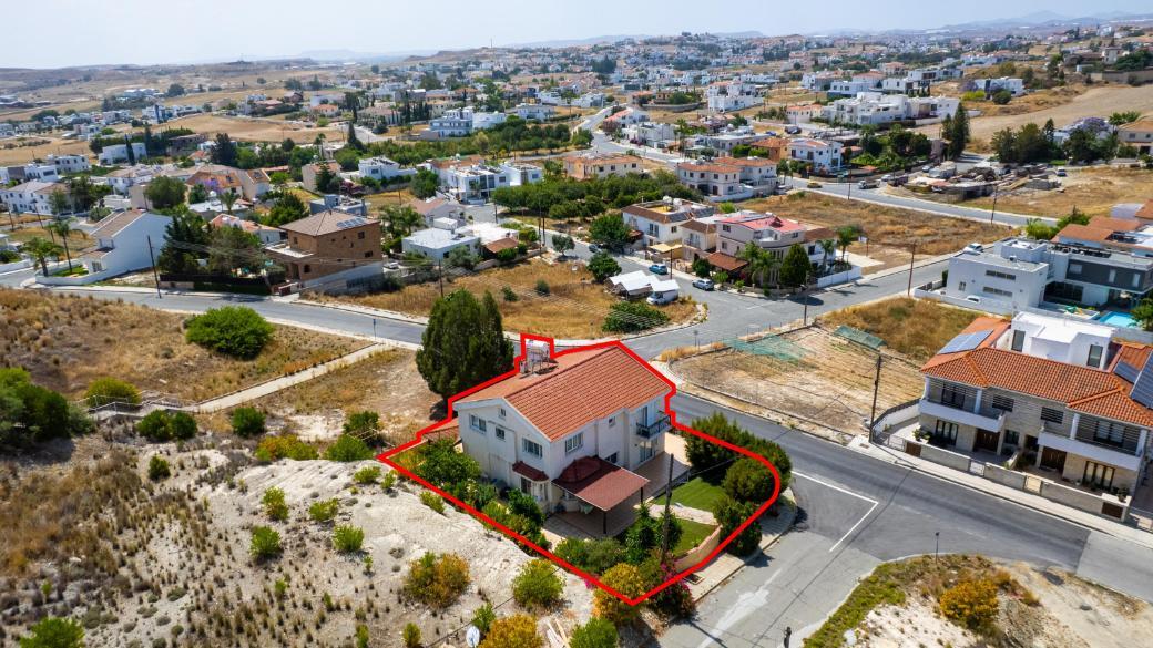 FOUR BEDROOM HOUSE FOR SALE IN NICOSIA-DALI