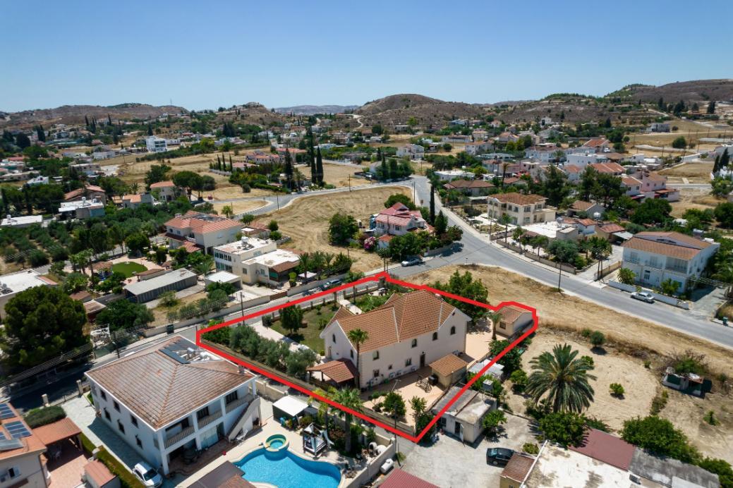 FIVE BEDROOM HOUSE FOR SALE IN NICOSIA-DALI