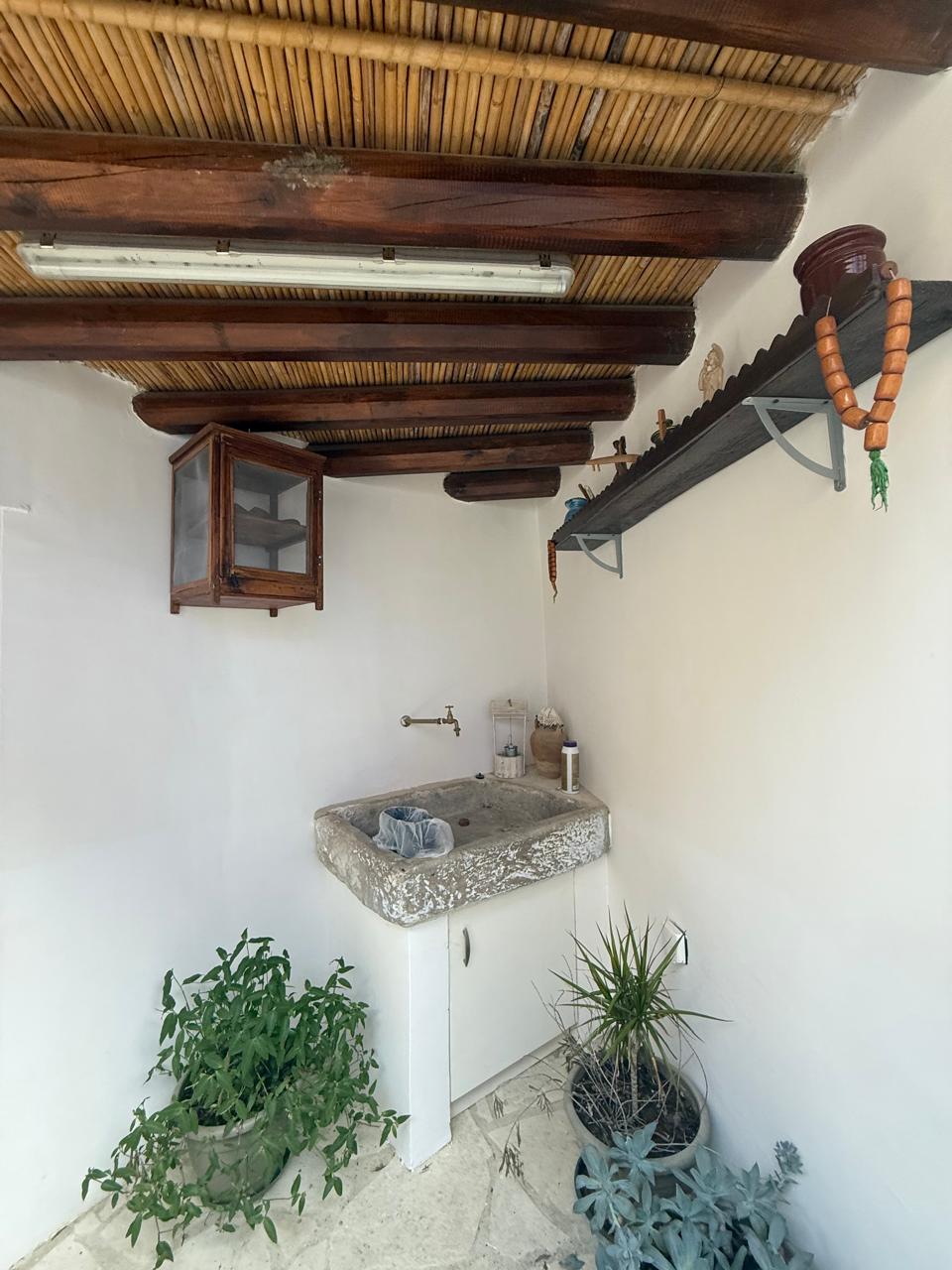 TREE(3)BEDROOM HOUSE FOR RENT IN KATO DRYS