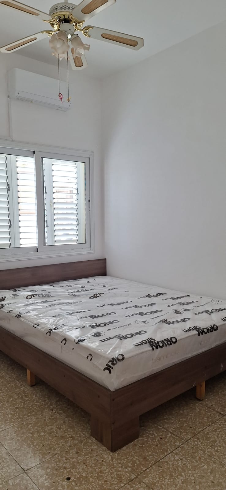 TREE(3)BERDOOM FOR RENT IN LARNACA