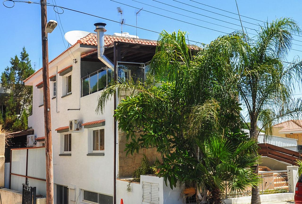 FOUR BEDROOM DETACHED-HOUSE FOR SALE IN NICOSIA-PALOURIOTISSA