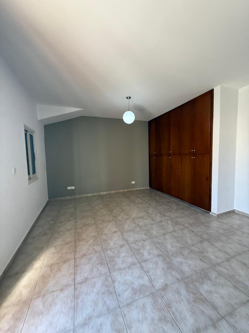 THREE BEDROOMS HOUSE FOR SALE IN LIVADIA - NAUTICAL CLUB  