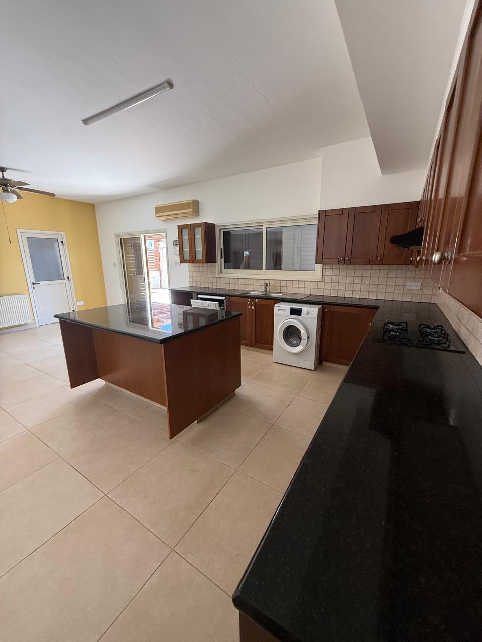 THREE BEDROOMS HOUSE FOR SALE IN LIVADIA - NAUTICAL CLUB  