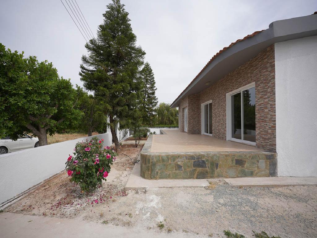 HOUSE FOR SALE IN PALIOMETOCHO-NICOSIA