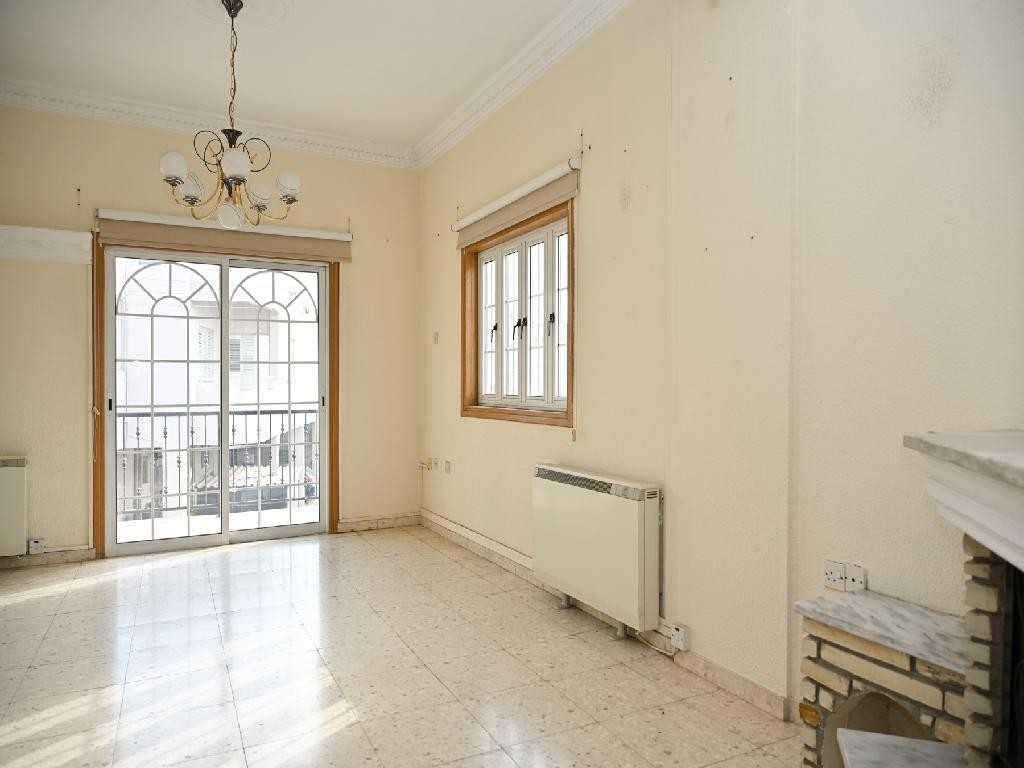 FOUR BEDROOM UPER FLOOR DETACHED HOUSE -XYLOFAGOU/LARNACA