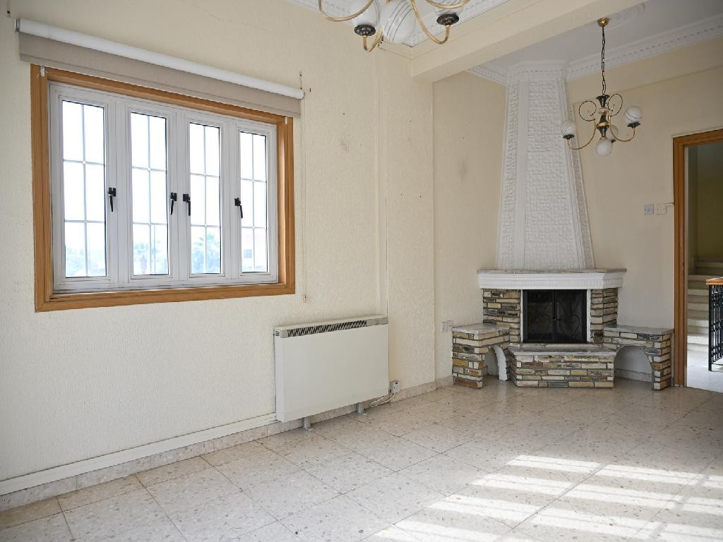 FOUR BEDROOM UPER FLOOR DETACHED HOUSE -XYLOFAGOU/LARNACA