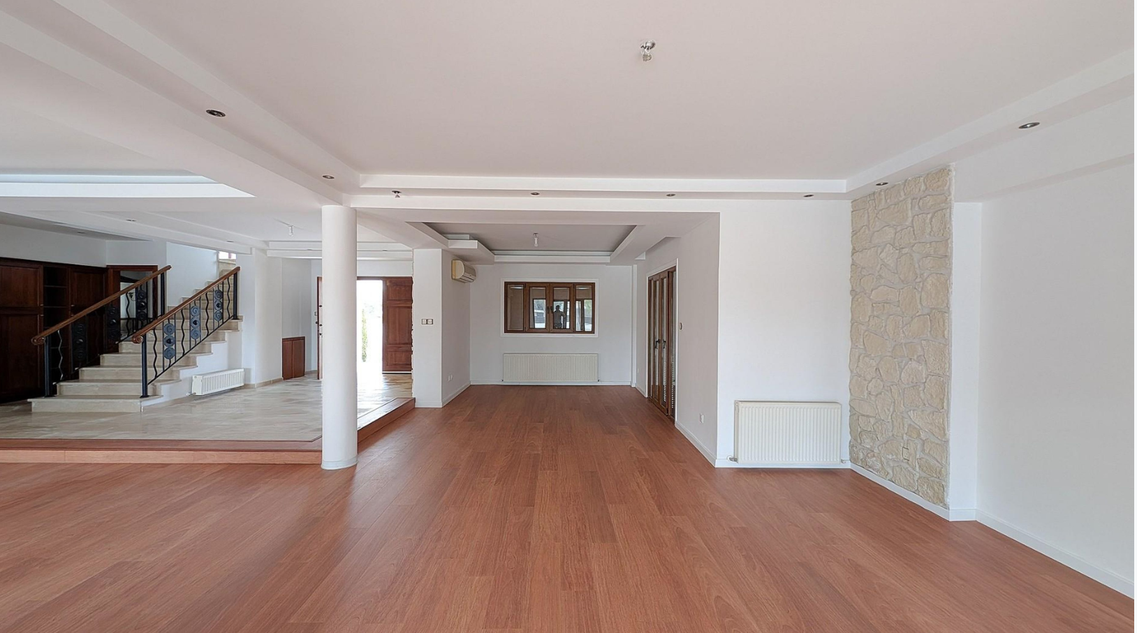 LUXURY HOUSE FOR SALE IN NICOSIA-LATSIA