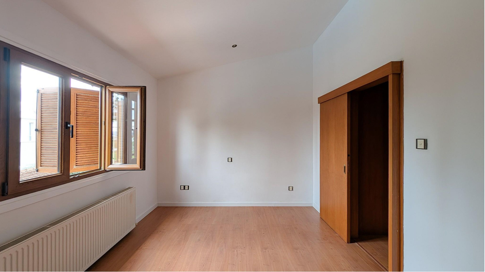 LUXURY HOUSE FOR SALE IN NICOSIA-LATSIA