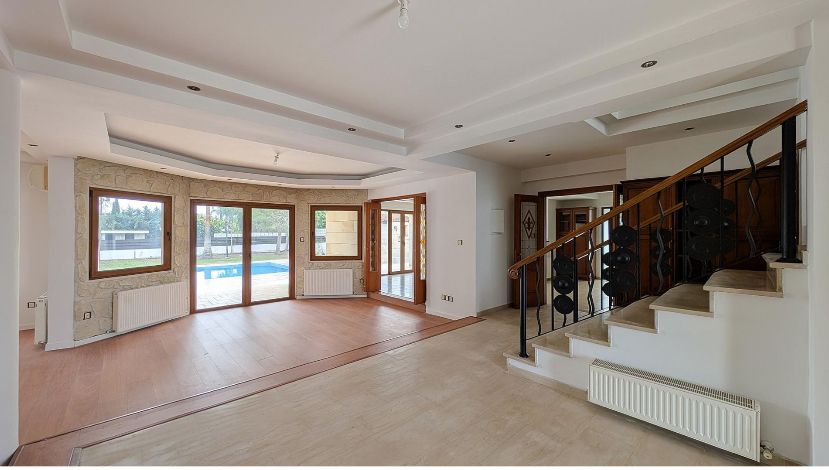 LUXURY HOUSE FOR SALE IN NICOSIA-LATSIA