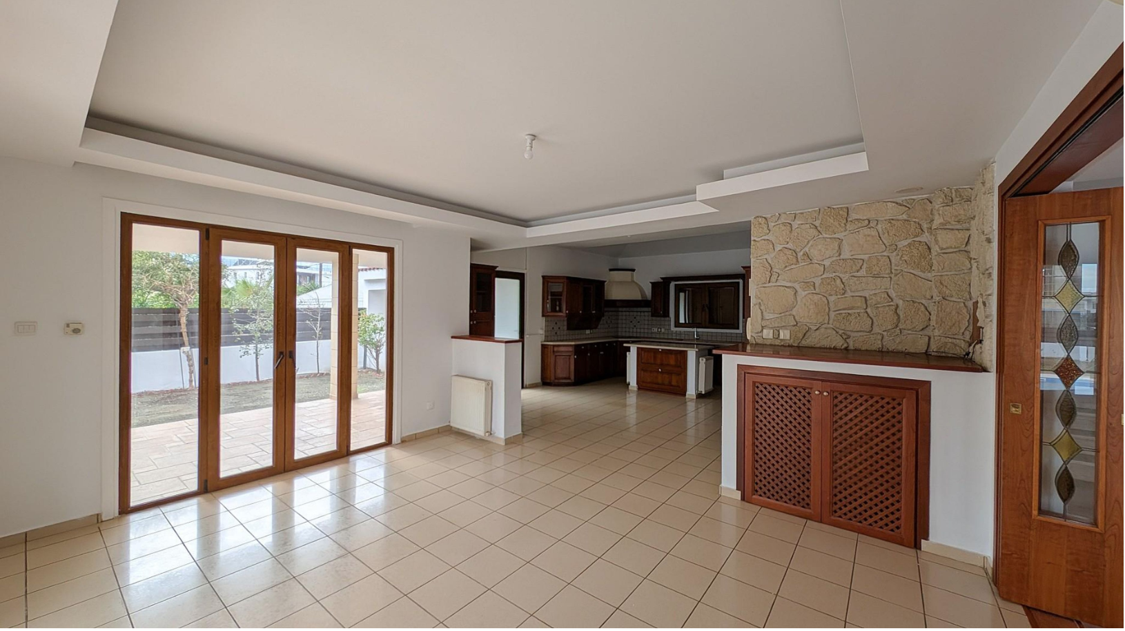 LUXURY HOUSE FOR SALE IN NICOSIA-LATSIA