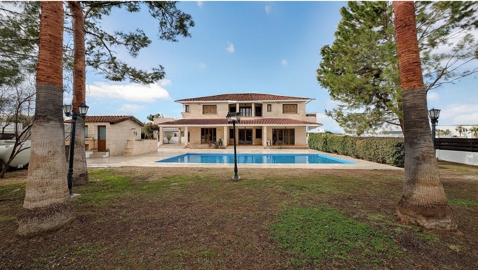 LUXURY HOUSE FOR SALE IN NICOSIA-LATSIA