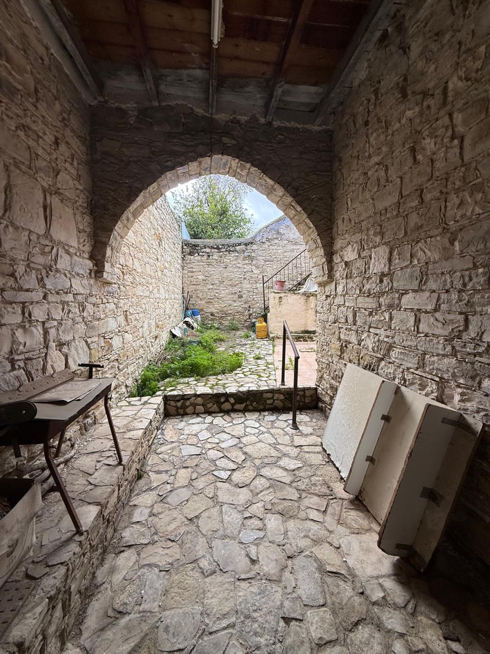 TRADITIONAL STONE HOUSE FOR SALE IN LEFKARA