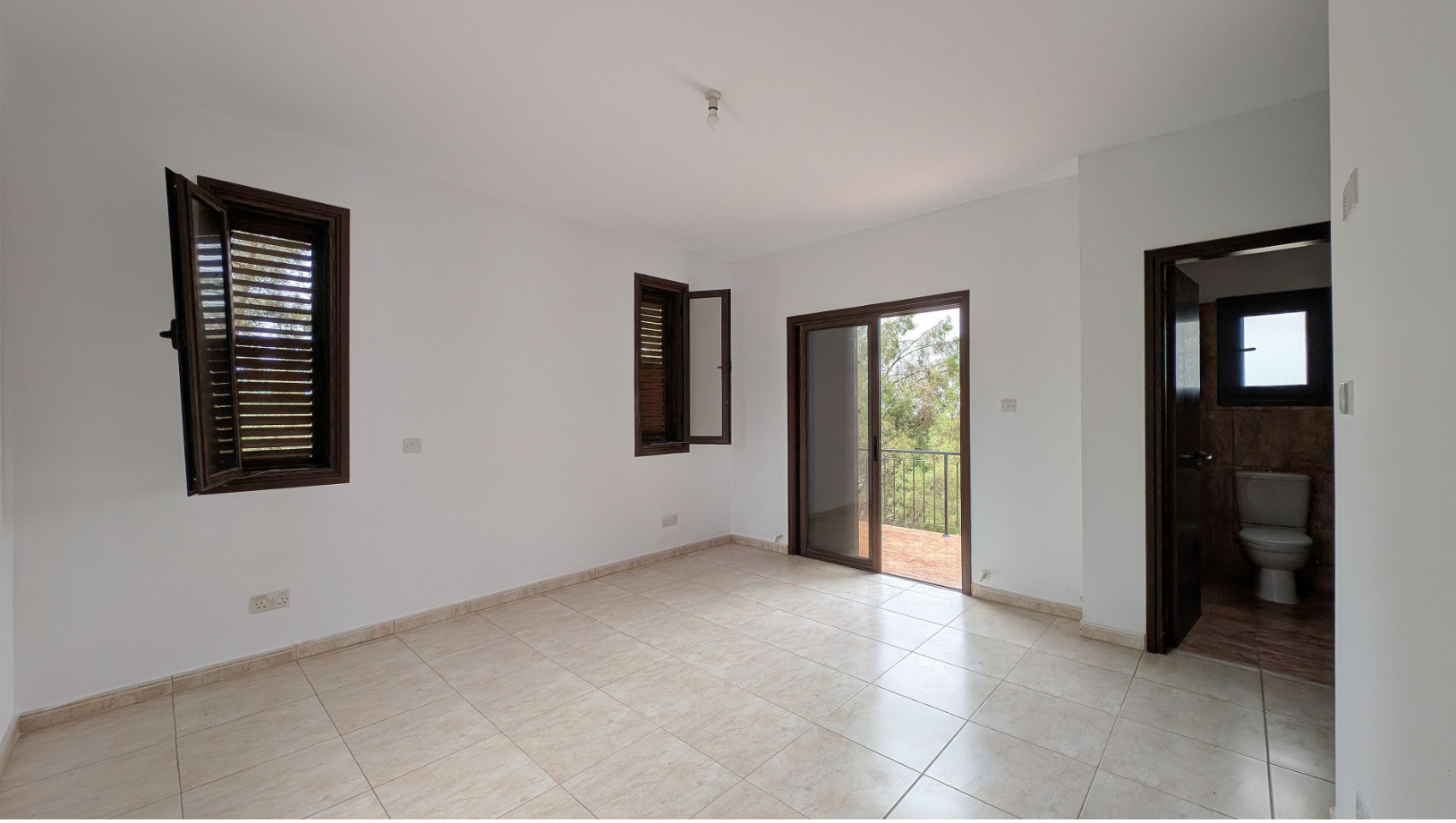 THREE BEDROOM DETACHED HOUSE FOR SALE IN NICOSIA-ERGATES