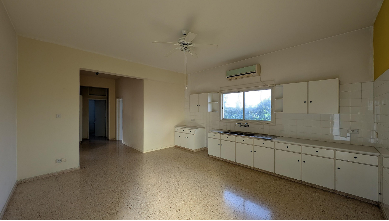 FOUR BEDROOM DETACHED HOUSE FOR SALE IN NICOSIA-PERA CHORIO