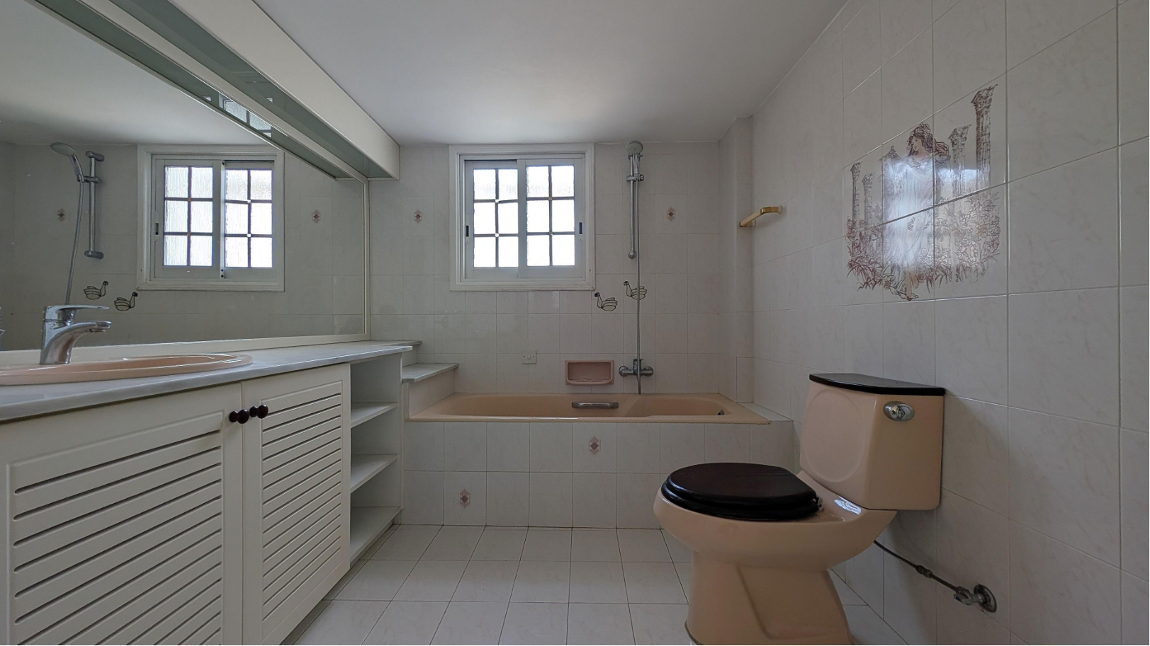 FOUR BEDROOM DETACHED HOUSE FOR SALE IN NICOSIA-PERA CHORIO