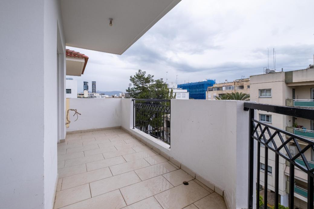 THREE BEDROOM APARTMENT FOR SALE IN NICOSIA-AGIO OMOLOGITES