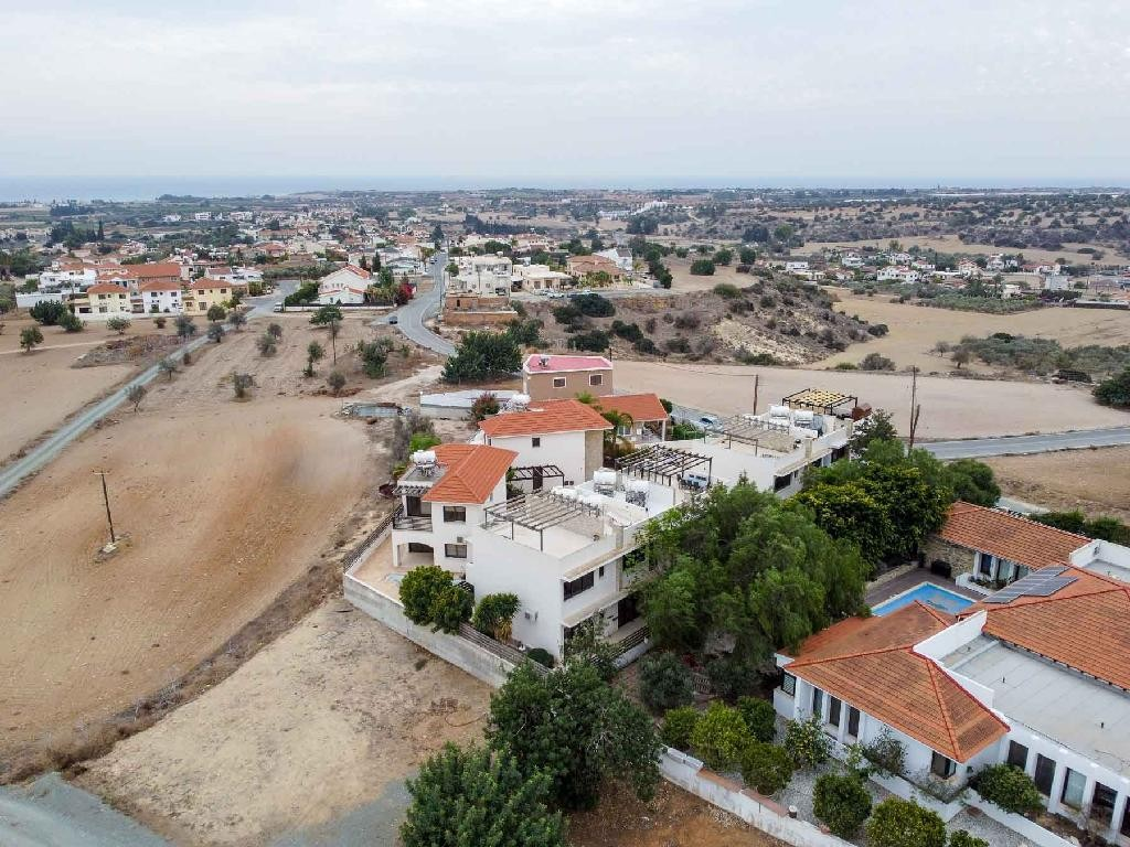 TWO BEDROOM APARTMENT- MAZOTOS/LARNACA