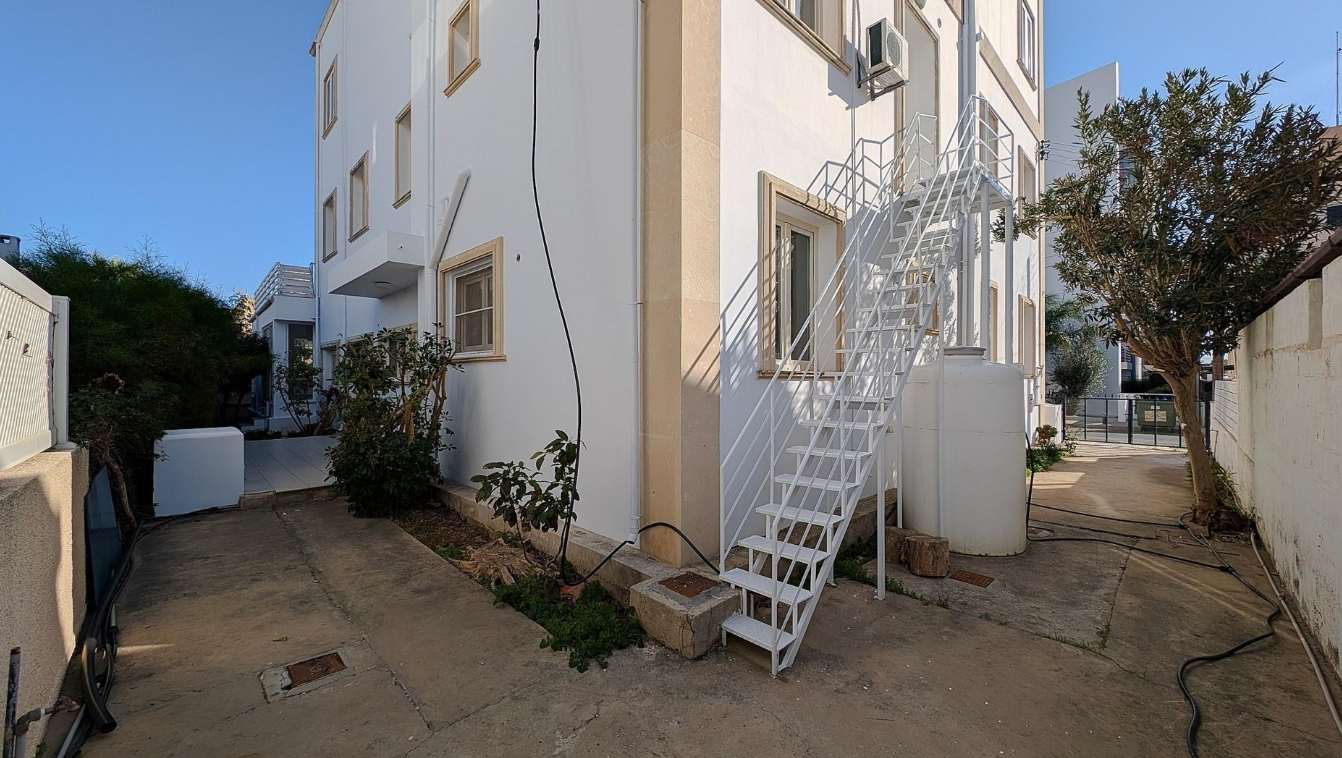 THREE STOREY BUILDING - AGIOS NIKOLAOS, LARNACA