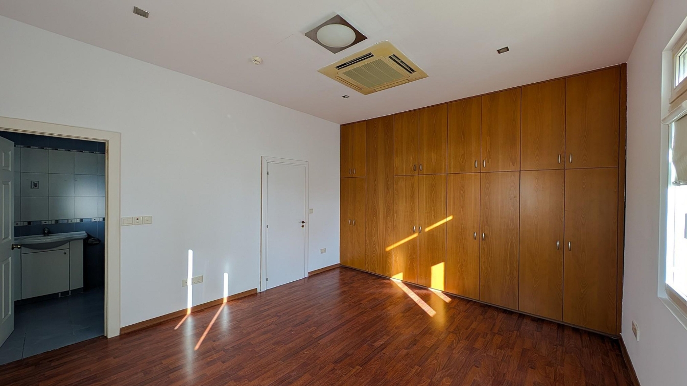 THREE STOREY BUILDING - AGIOS NIKOLAOS, LARNACA