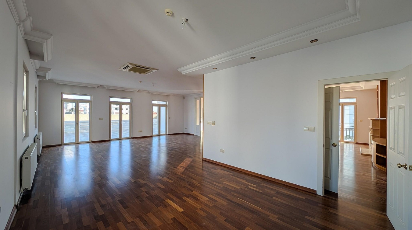 THREE STOREY BUILDING - AGIOS NIKOLAOS, LARNACA