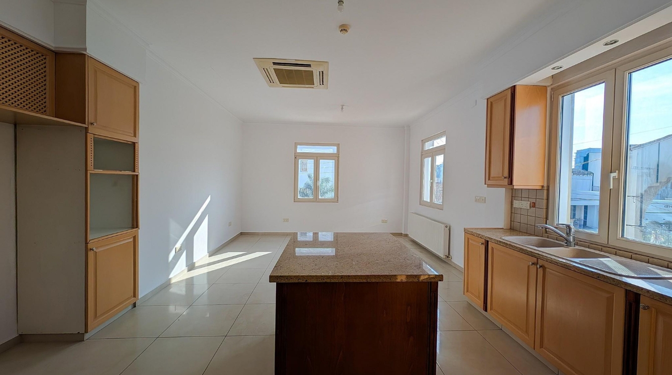 THREE STOREY BUILDING - AGIOS NIKOLAOS, LARNACA