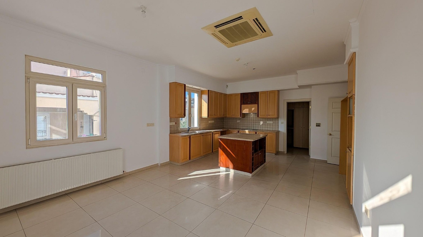 THREE STOREY BUILDING - AGIOS NIKOLAOS, LARNACA