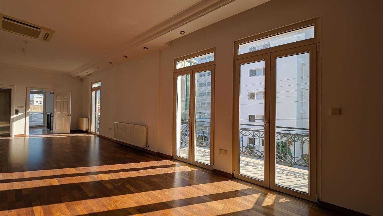 THREE STOREY BUILDING - AGIOS NIKOLAOS, LARNACA