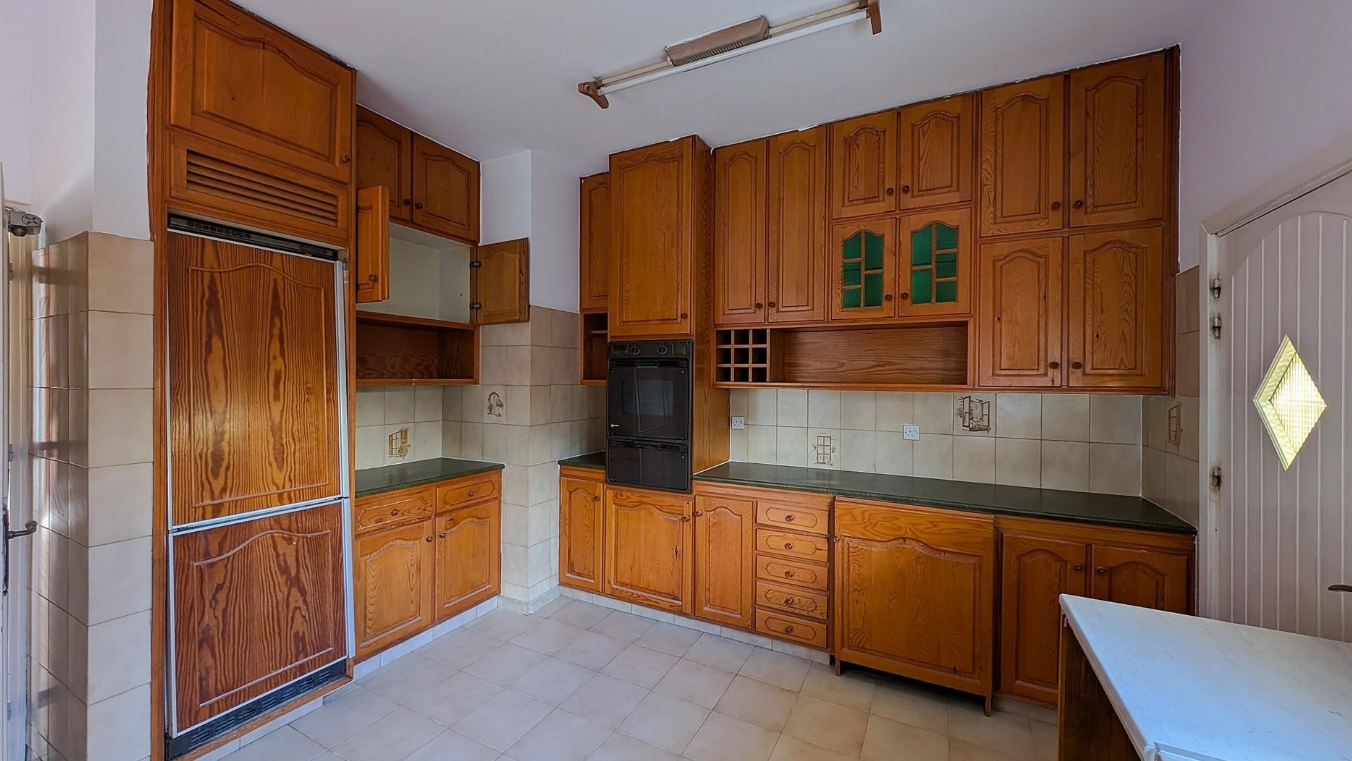 THREE STOREY BUILDING - AGIOS NIKOLAOS, LARNACA