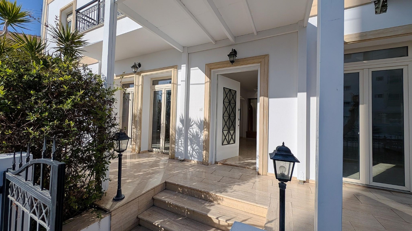 THREE STOREY BUILDING - AGIOS NIKOLAOS, LARNACA