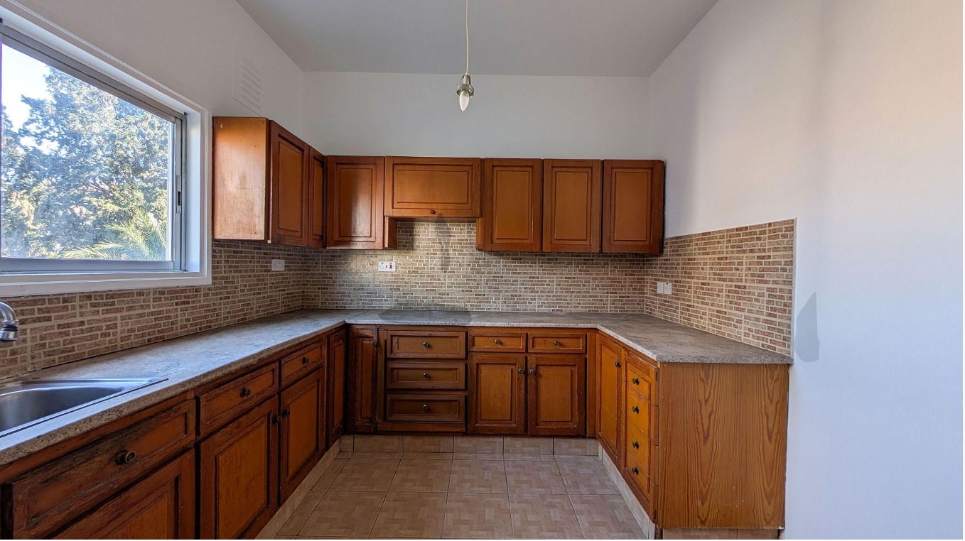 THREE BEDROOM APARTMENT - AGIOS NIKOLAOS / LARNACA