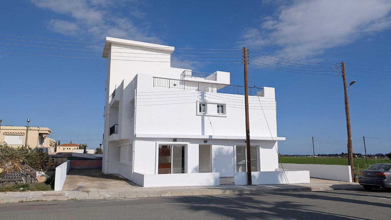 THREE STOREY BUILDING FOR SALE IN KITI - LARNACA 