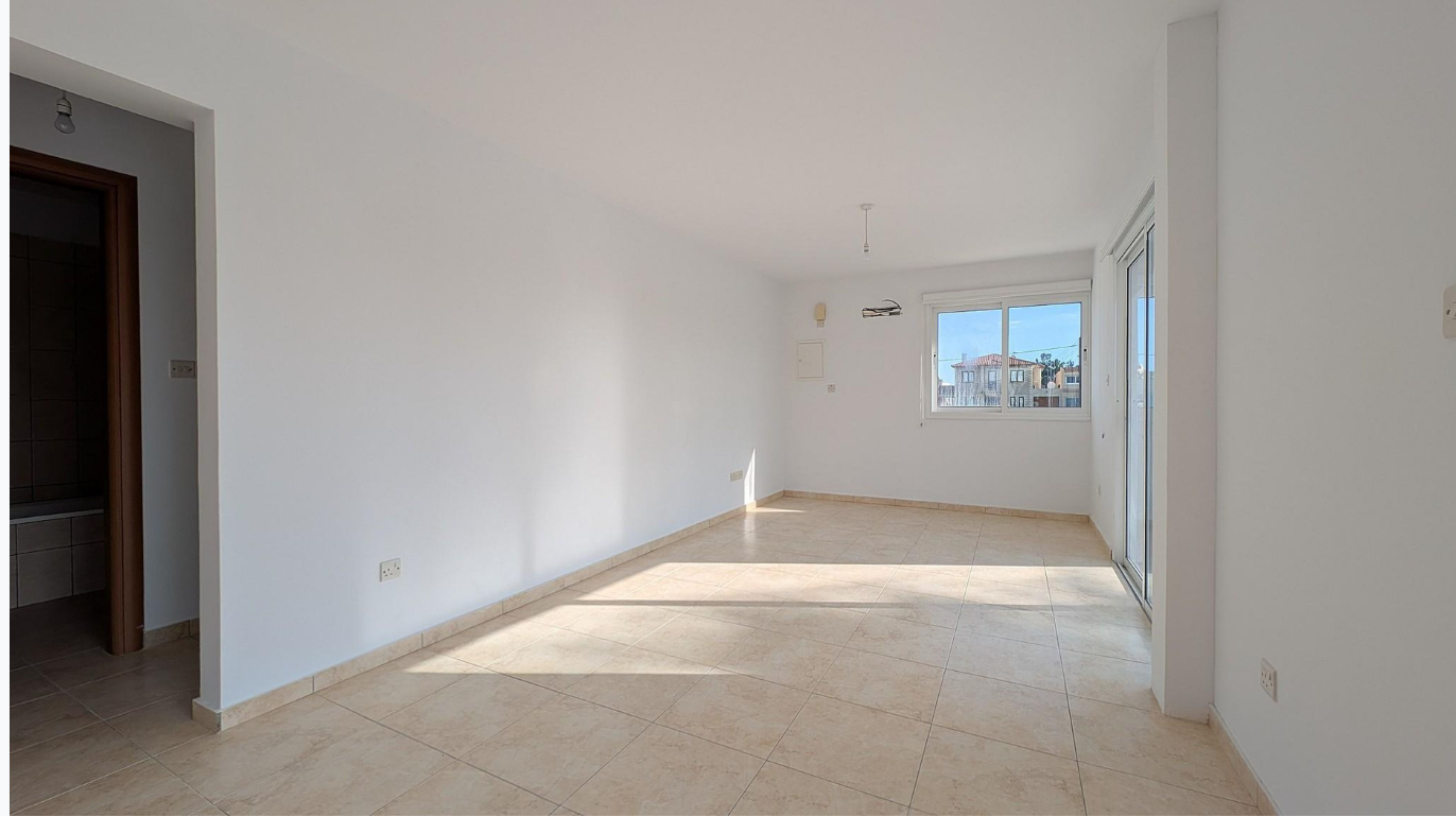 THREE STOREY BUILDING FOR SALE IN KITI - LARNACA 