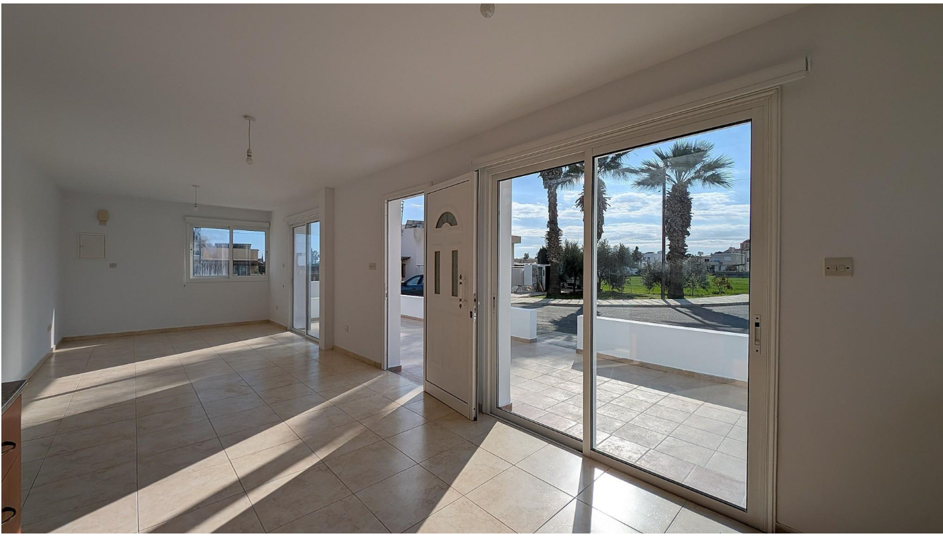 THREE STOREY BUILDING FOR SALE IN KITI - LARNACA 