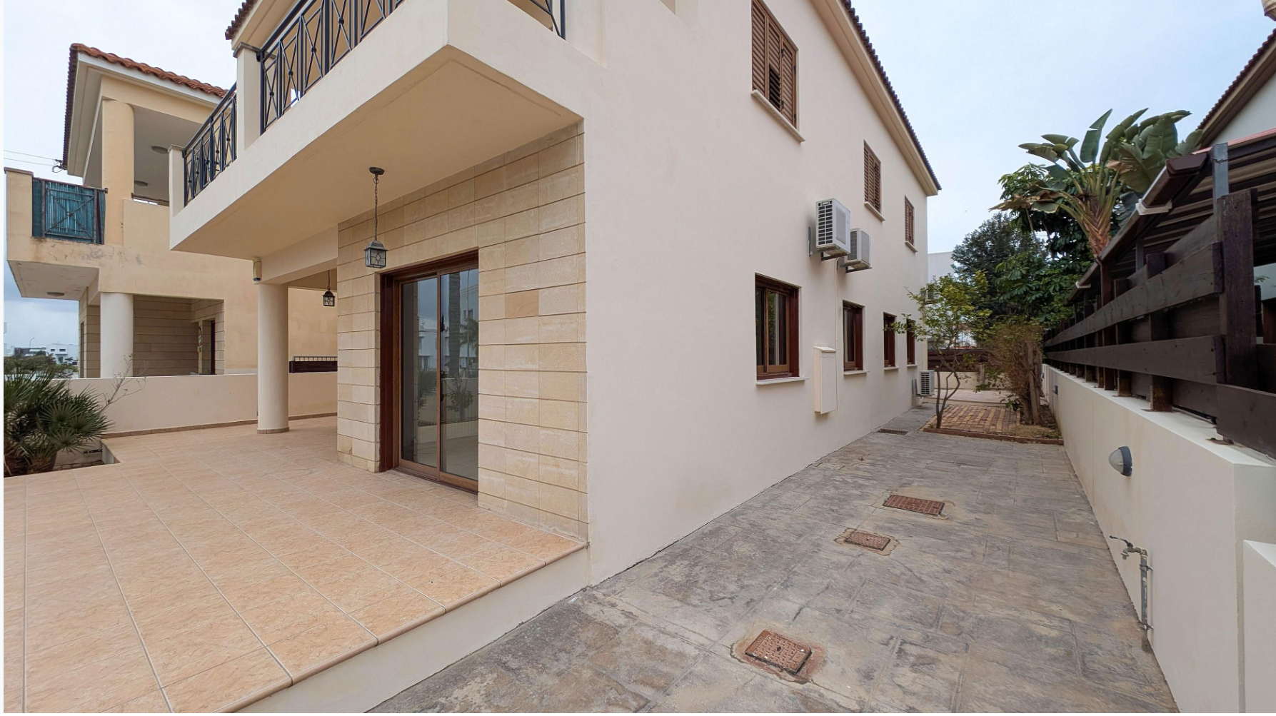 FOUR BEDROOM HOUSE FOR SALE IN NICOSIA-LATSIA