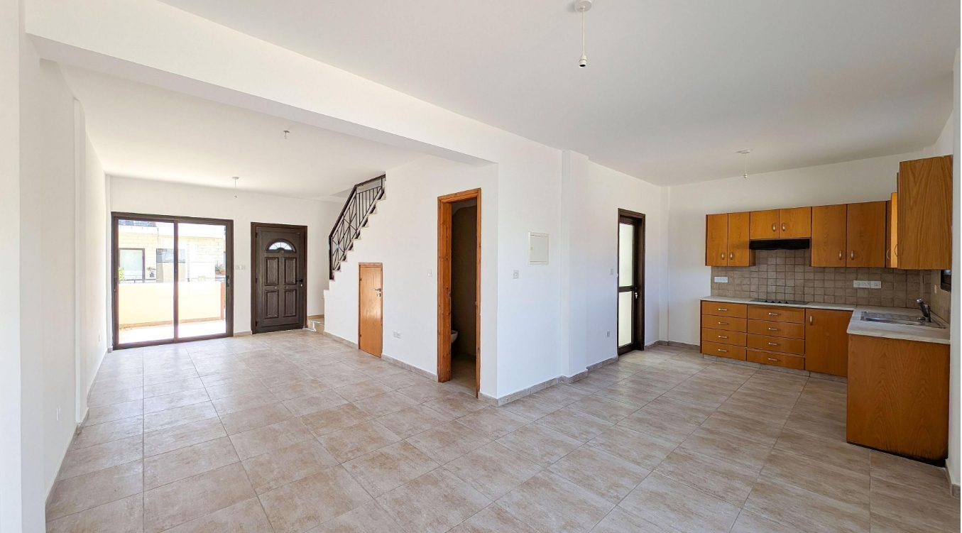 TWO STOREY SEMI-DETACHED HOUSE - MENEOU/LARNACA