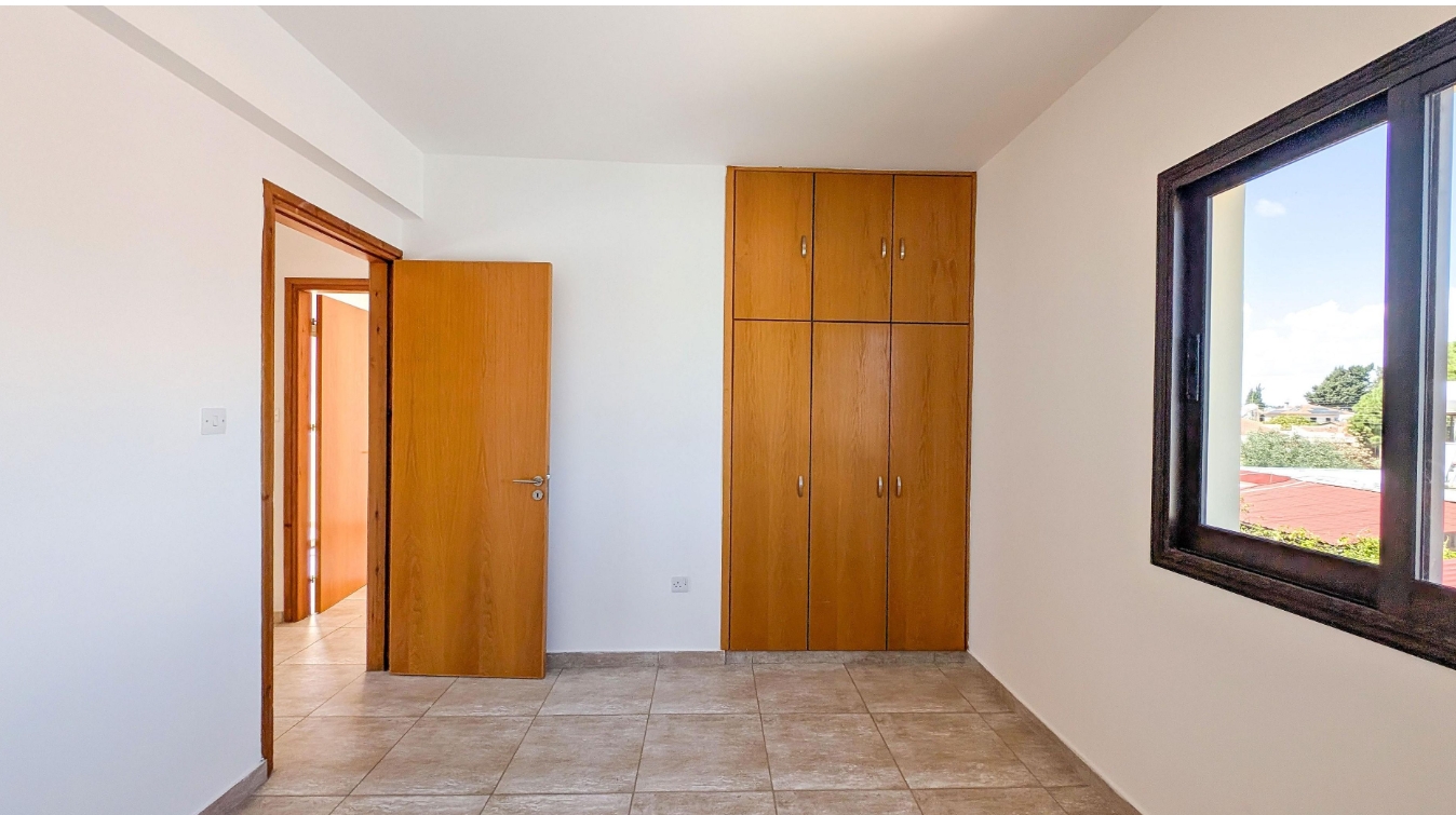 TWO STOREY SEMI-DETACHED HOUSE - MENEOU/LARNACA