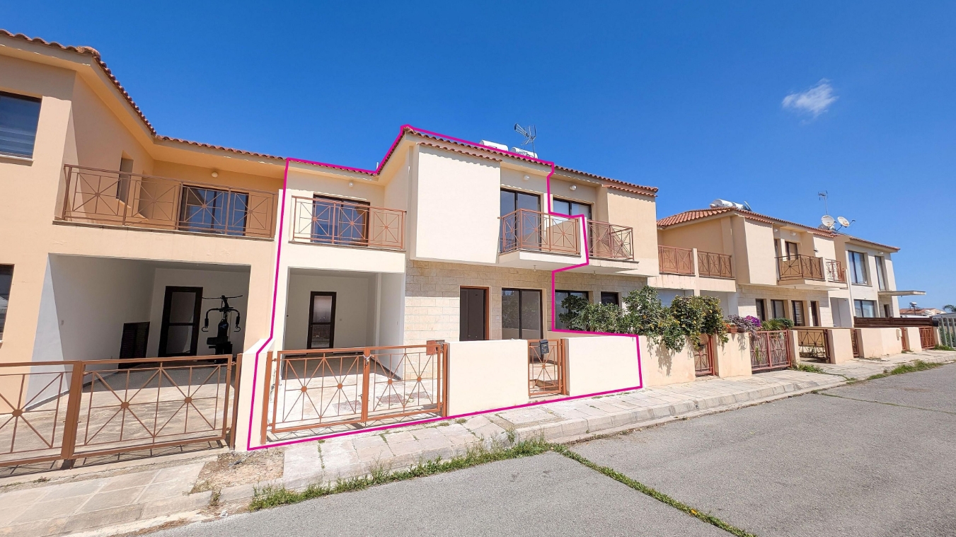 TWO STOREY SEMI-DETACHED HOUSE - MENEOU/LARNACA