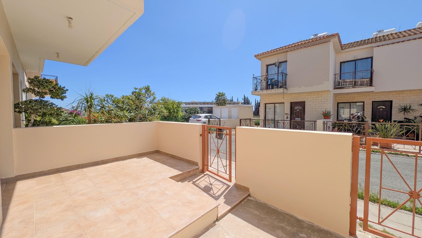 TWO STOREY SEMI-DETACHED HOUSE - MENEOU/LARNACA