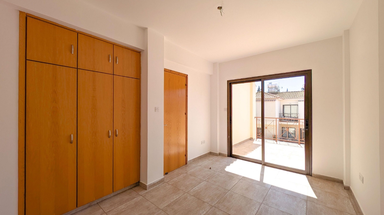 TWO STOREY SEMI-DETACHED HOUSE - MENEOU/LARNACA