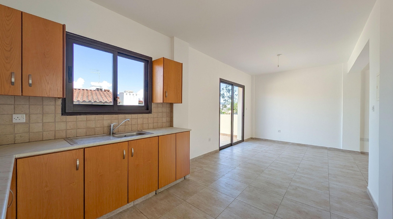 TWO STOREY SEMI-DETACHED HOUSE - MENEOU/LARNACA