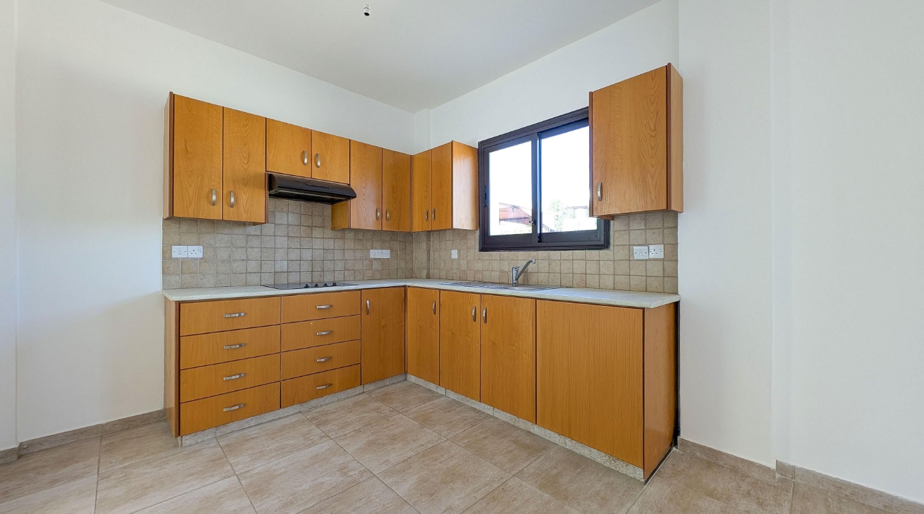 TWO STOREY SEMI-DETACHED HOUSE - MENEOU/LARNACA