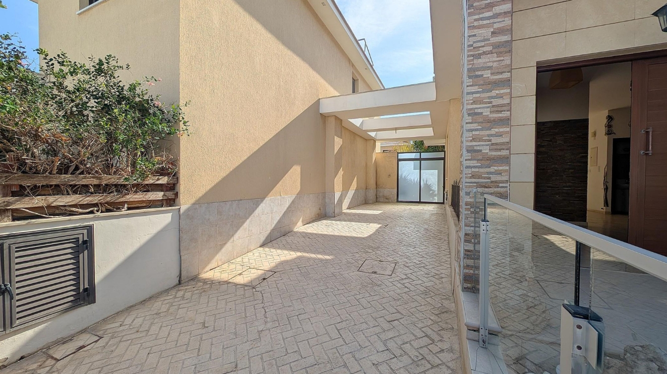 TWO-STOREY DETACHED HOUSE -OROKLINI/LARNACA