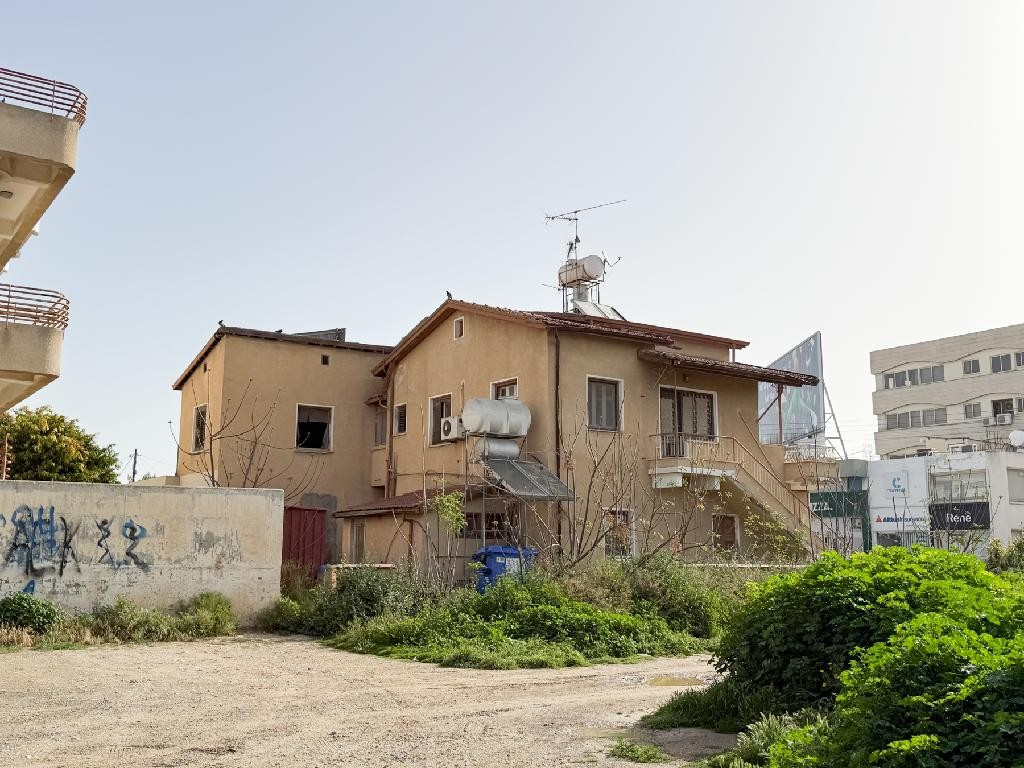 LAND PLOT FOR SALE- AGIOS NICOLAOS /LARNACA 