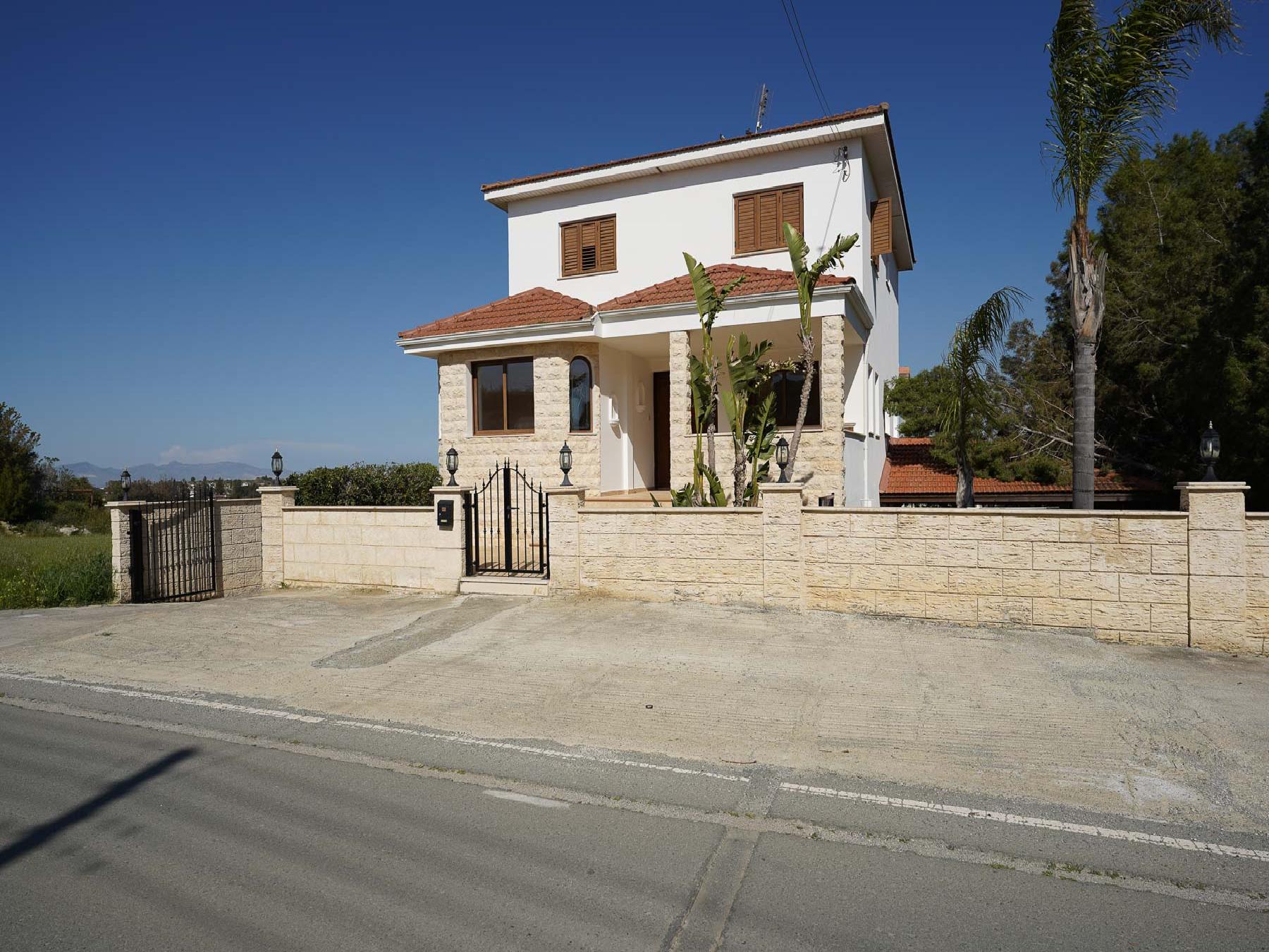FOUR BEDROOM DETACHED HOUSE FOR SALE IN NICOSIA-ERGATES