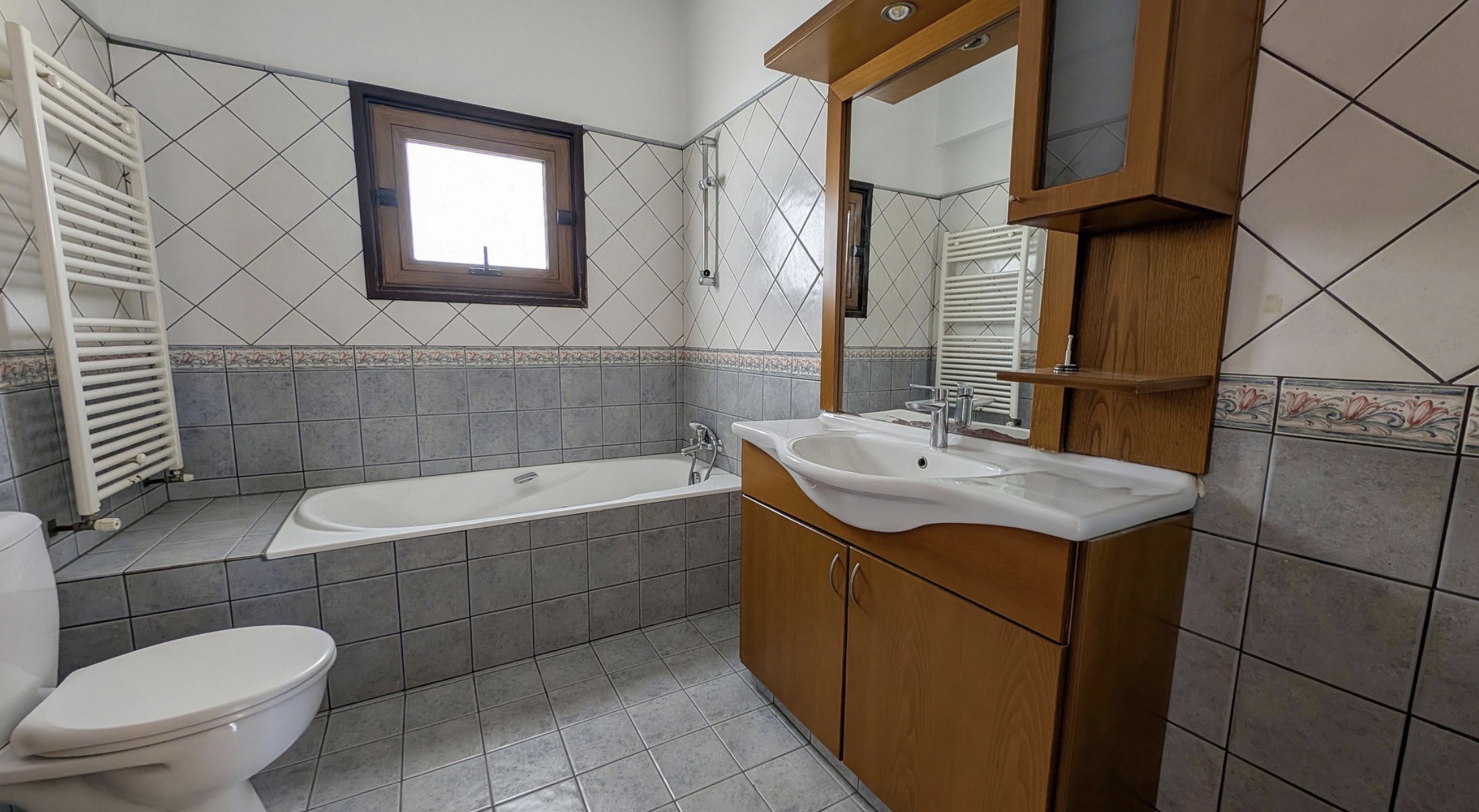 MULTI-UNIT RESIDENTIAL BUILDING FOR SALE IN STROVOLOS-NICOSIA